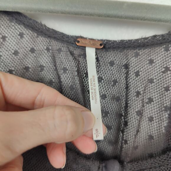 Free People Heartstrings Puff Sheer Crop Top Womens Small Soft Black‎ Lace - Picture 5 of 8